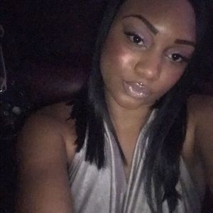 Meet your Posher, Antonia